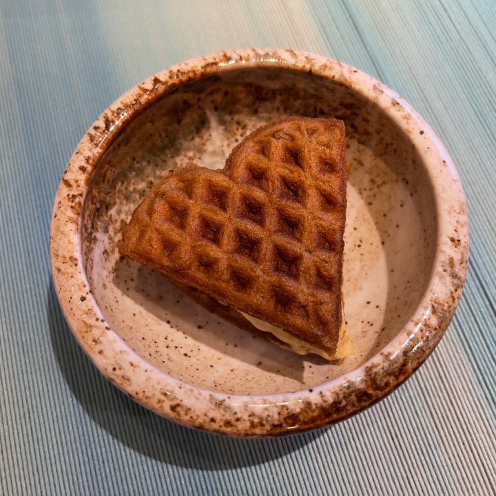 review photo of Analogue Ice cream waffle shared by @vegan-ravana on 18 Apr 2022 - review