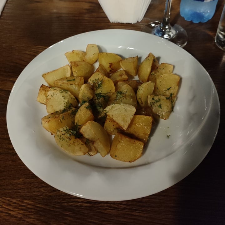 photo of Раювски Хан baked potatoes with garlic and dill shared by @flouredfingers on  17 May 2022 - review