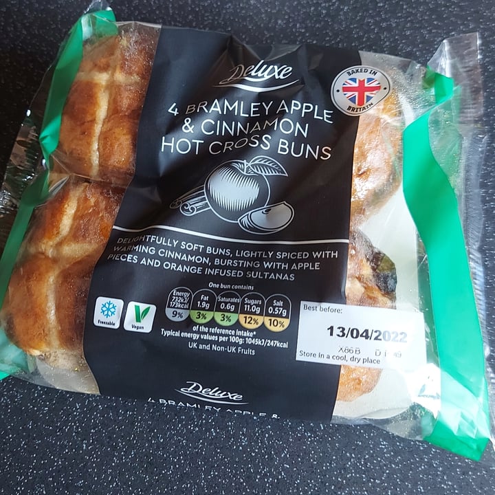 photo of Deluxe Hot Cross Buns shared by @catemc on  10 Apr 2022 - review