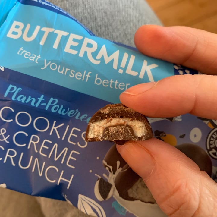 photo of Buttermilk Cookies & Creme Crunch shared by @veganosa on  01 Oct 2021 - review