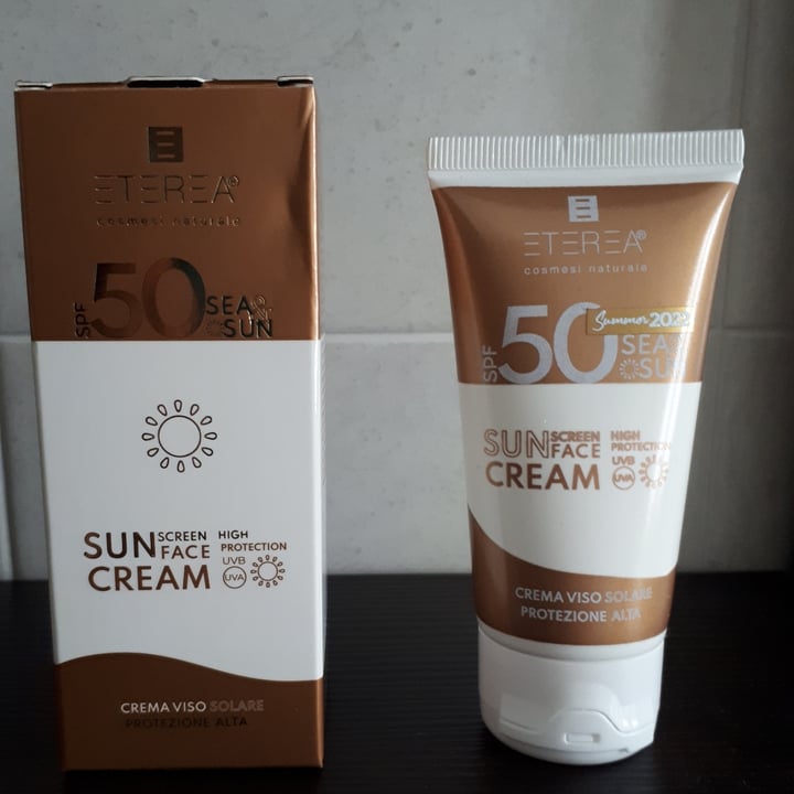 photo of Eterea Cosmesi Crema Solare per il viso 50 shared by @chiarinaveg on  27 Jun 2022 - review