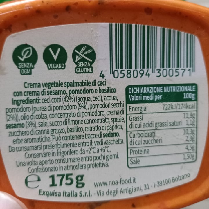 photo of Noa Hummus ceci pomodoro basilico shared by @raffa70s70 on  24 May 2021 - review