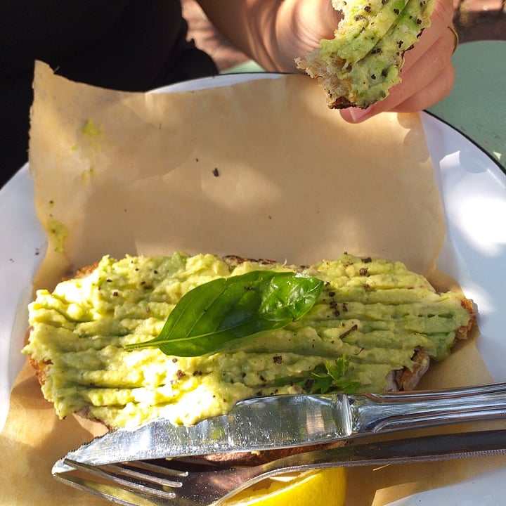 photo of Grumpy & Runt | Little Deli & Donuts Smashed Avo Sourdough shared by @tanija on  26 Jun 2021 - review