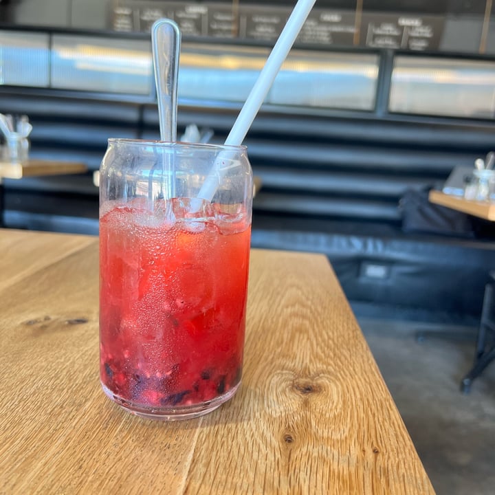 photo of Bootlegger Coffee Company Home-made Berry Ice Tea (sugar free) shared by @richellenaidoo on  12 Apr 2022 - review