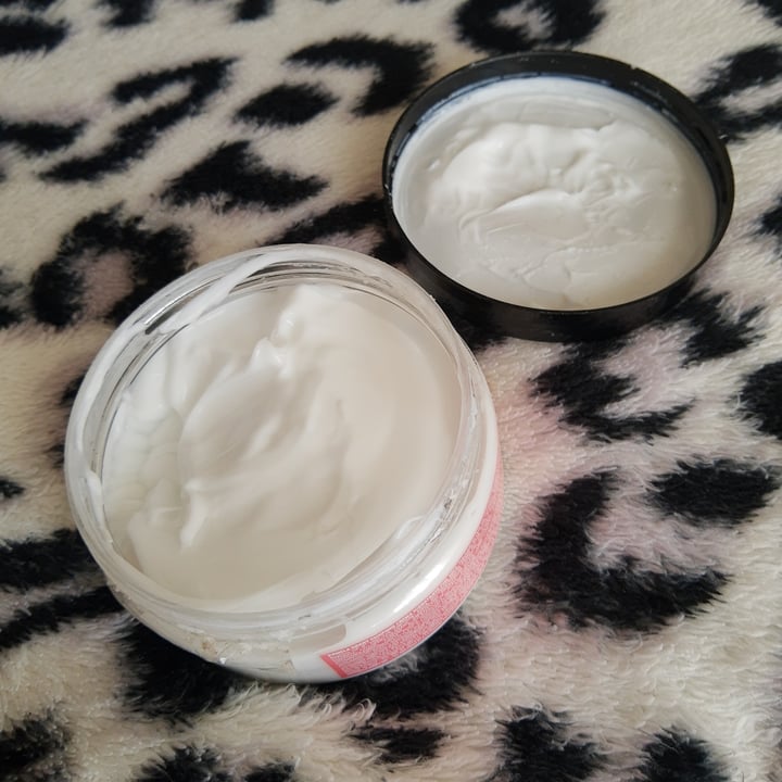 photo of Pamela Grant Crema hidratante multipropósito Skinfood shared by @catalinapoblete on  21 Aug 2020 - review