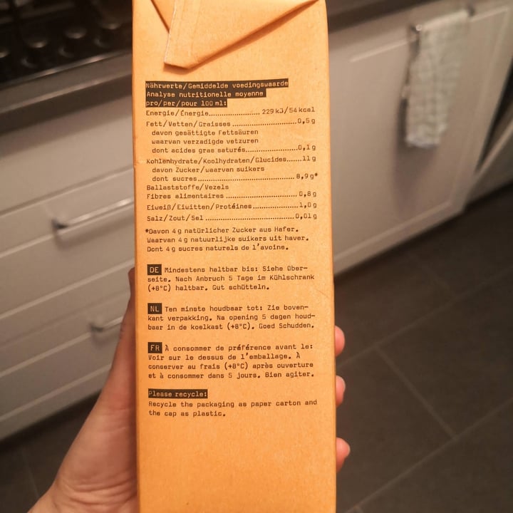 photo of Oatly Hafer Orange Mango shared by @blondi93 on  06 Apr 2022 - review