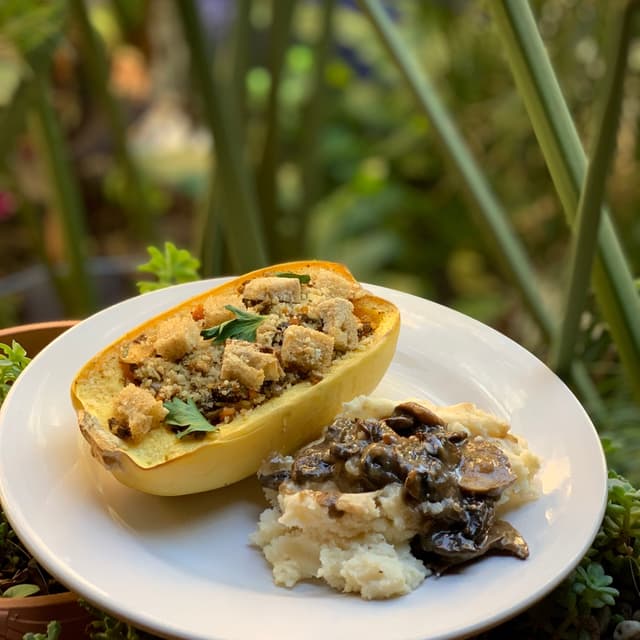 Foto del plato “Calabaza Spaguetti Y Puré De Papa Con Graby De Champiñones”