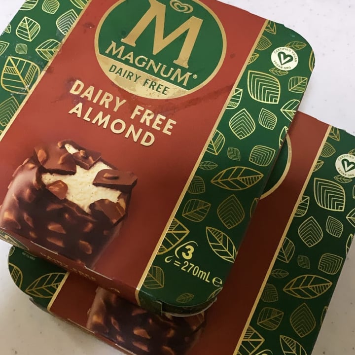 photo of Magnum Magnum Vegan Almond shared by @aicirxx on  27 Apr 2021 - review