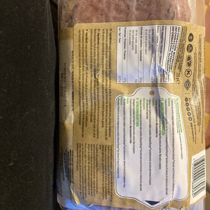 photo of Beyond Meat Beyond Burger Plant-Based Patties shared by @chp on  30 May 2022 - review