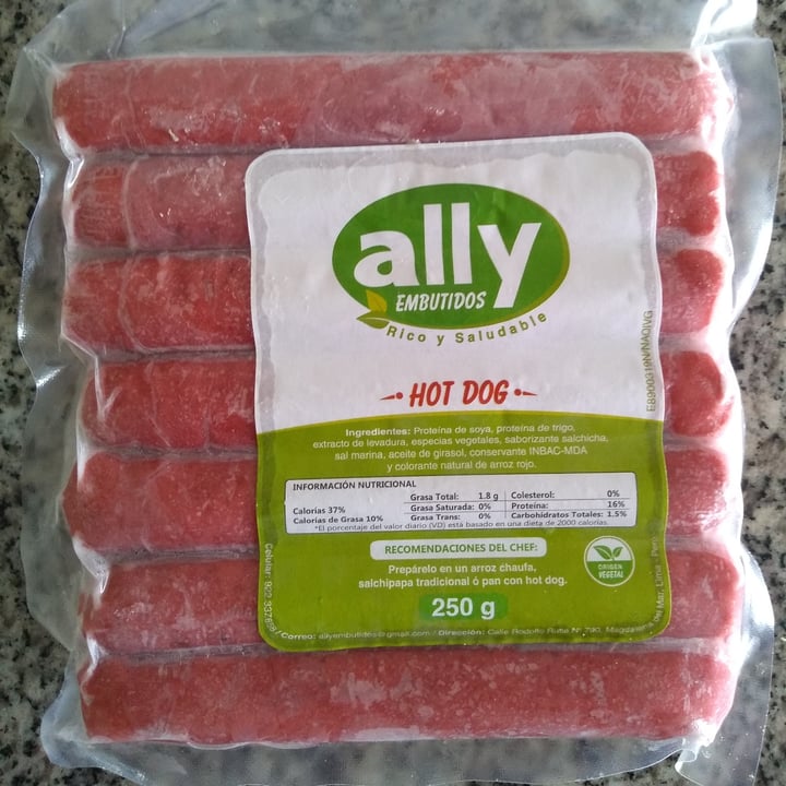 photo of Ally embutidos Hot Dog Vegano shared by @akavanie on  12 Jul 2021 - review