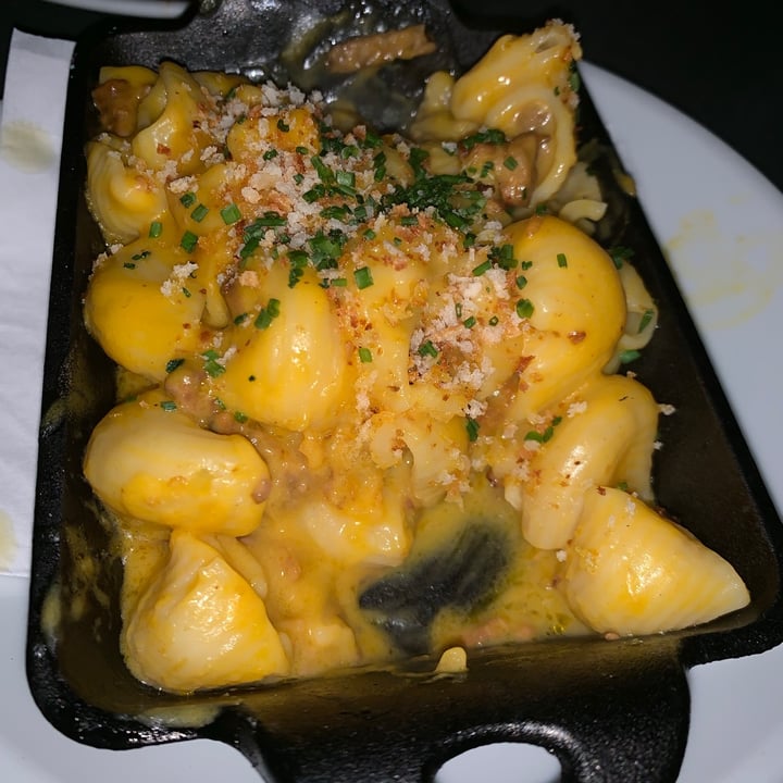 photo of Charlie was a sinner. Mac and cheese shared by @angelicabiancaa on  15 Dec 2020 - review