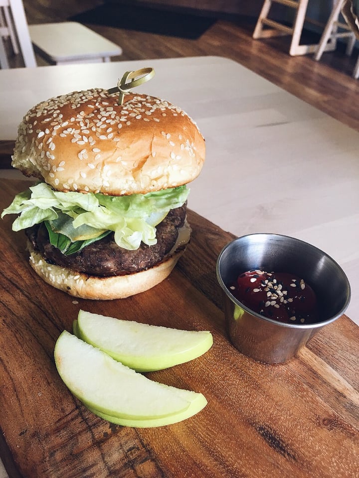 review photo of Roots Vegan Cafe & Juice Bar Forest Burger shared by @thevegans on 14 Jan 2019 - review
