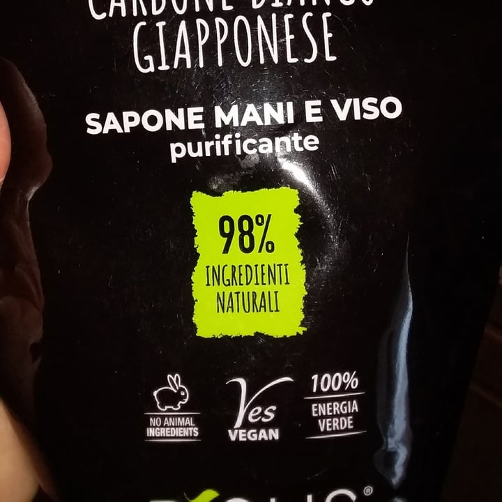 photo of Biolis Nature ricarica sapone carbone bianco giapponese shared by @clotilde5 on  01 Nov 2022 - review