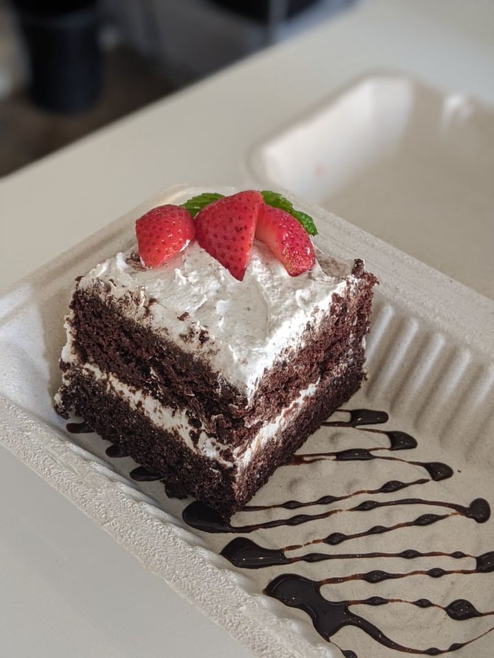 photo of Vegan Hills Chocolate coconut cake shared by @vpolunci on  06 Jan 2020 - review