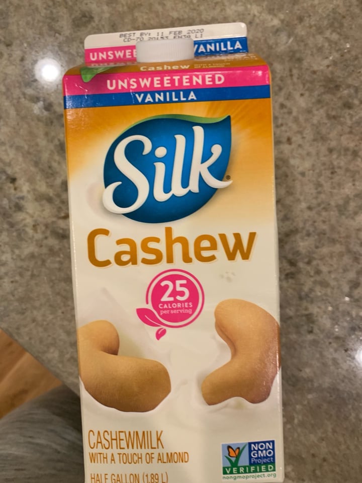 photo of Silk Unsweetened Cashewmilk Original shared by @melissanelson13 on  17 Dec 2019 - review