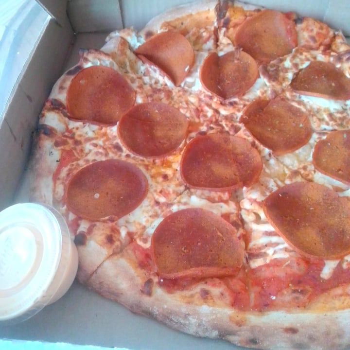 photo of Pizzería 4 stagioni Pizza de pepperoni shared by @minervamr on  23 Mar 2022 - review