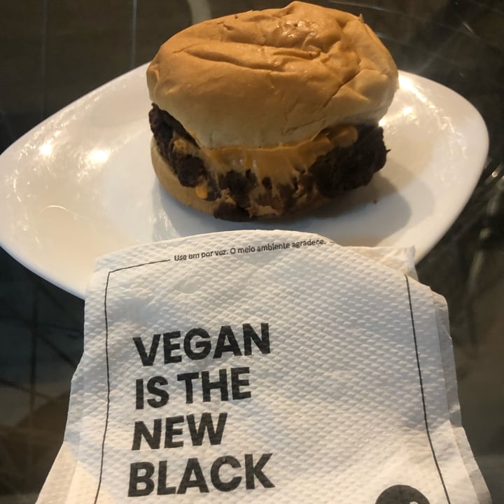 photo of Pop Vegan Food Melt burguer shared by @renatamarcondes on  02 Apr 2022 - review