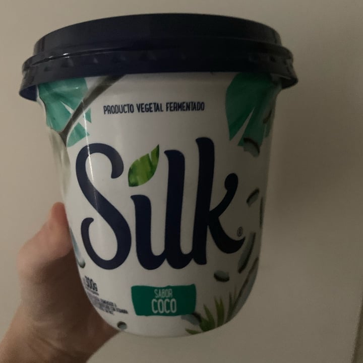 photo of Silk Coconut Vanilla Yogurt shared by @casivegannnnn on  06 Dec 2022 - review