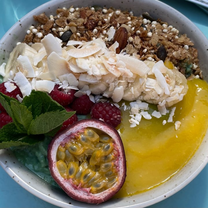 photo of Mahalo Smoothie Bowl shared by @veganmamisweden on  16 May 2022 - review