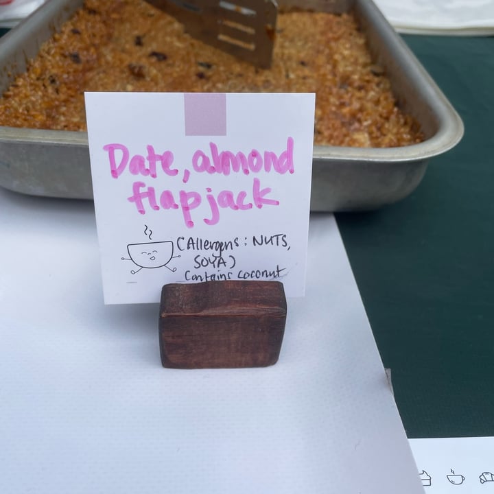 photo of Brownie Box Date and Almond Flapjack shared by @appleappleamanda on  10 Jul 2022 - review