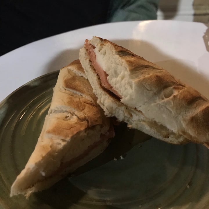 photo of Bioma plant based café Panini de jamón y queso shared by @candelariex on  14 Apr 2021 - review
