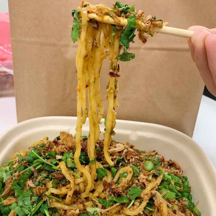 review photo of MANEATINGPLANT Garlic Noods shared by @dhuizar on 14 Jun 2021 - review