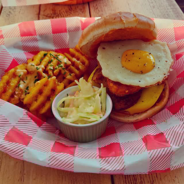 「All Day Breakfast Burger」の料理の写真