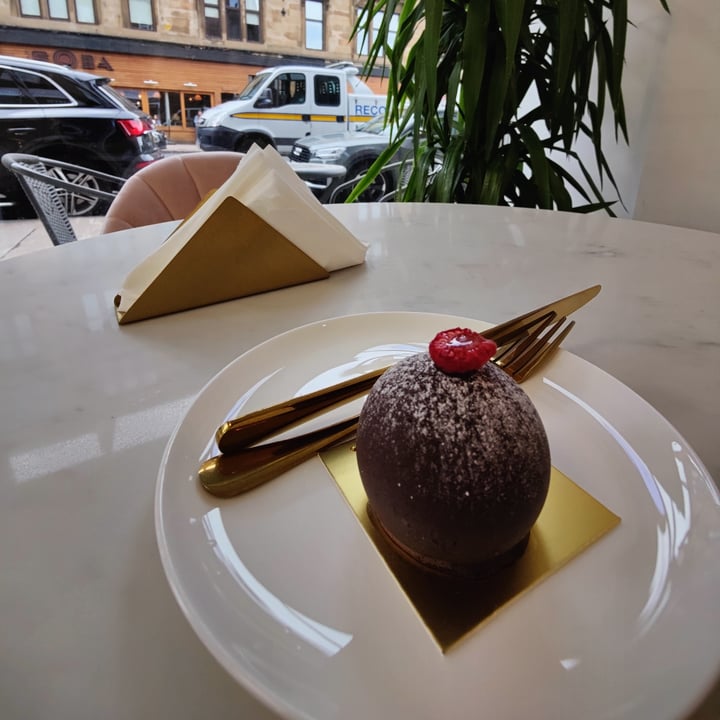 photo of SugarFall Patisserie Dark Chocolate & Raspberry shared by @fridayx13 on  01 Jun 2022 - review