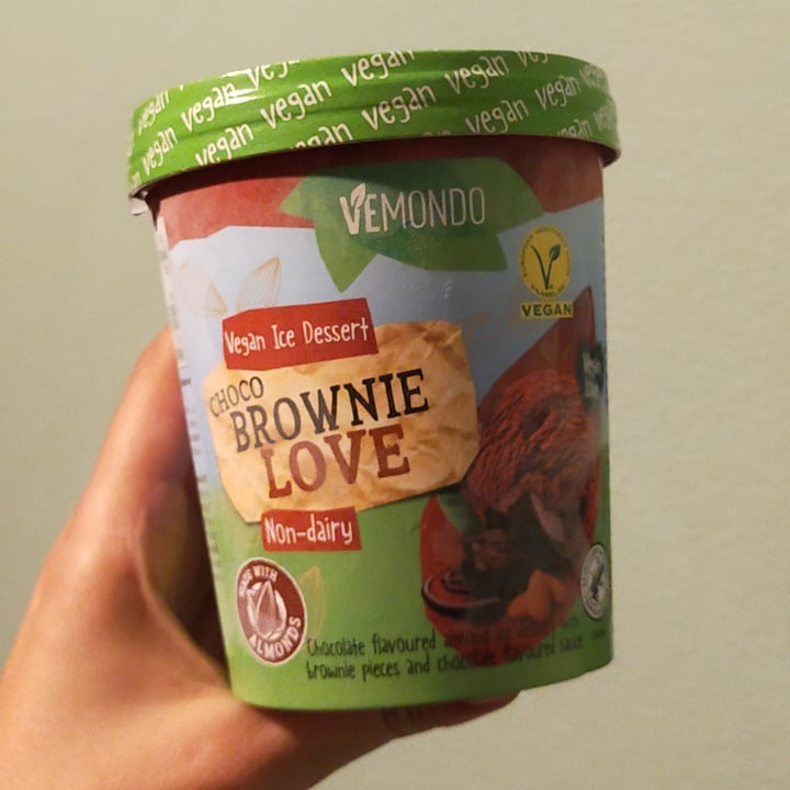 photo of Vemondo  Vegan Ice Dessert Choco Brownie Love shared by @valeveg92 on  15 Aug 2022 - review
