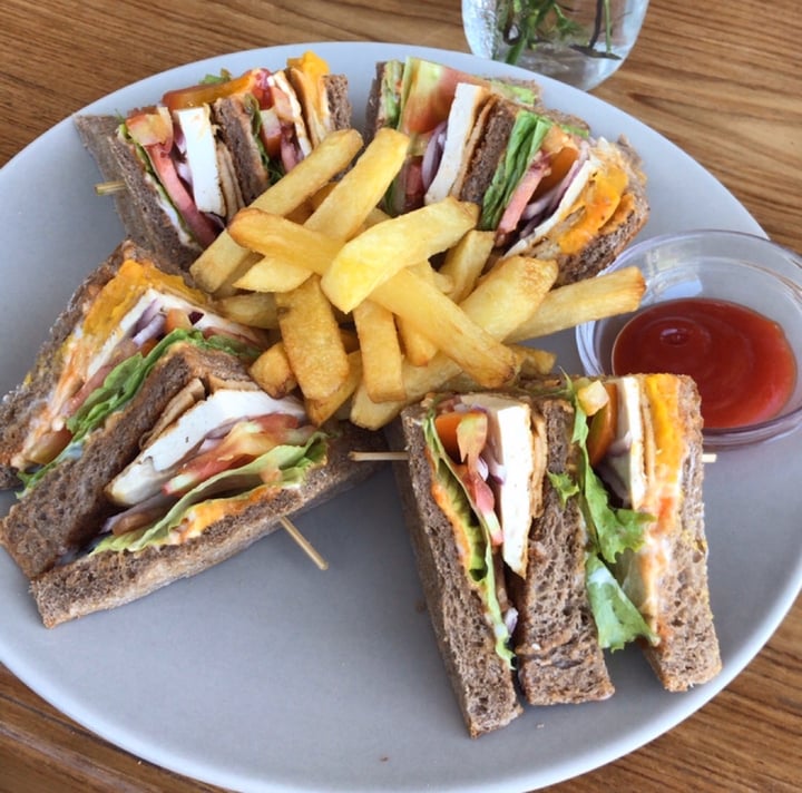photo of I Am Vegan Babe Cafe Babe Club Sandwich shared by @vanessaainsley on  16 Apr 2020 - review