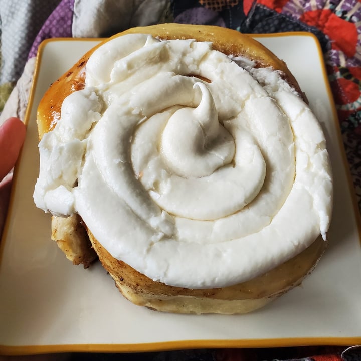 photo of Coven plant based marketplace Cinnamon Bun shared by @whatacuriousnotion on  27 Jun 2021 - review