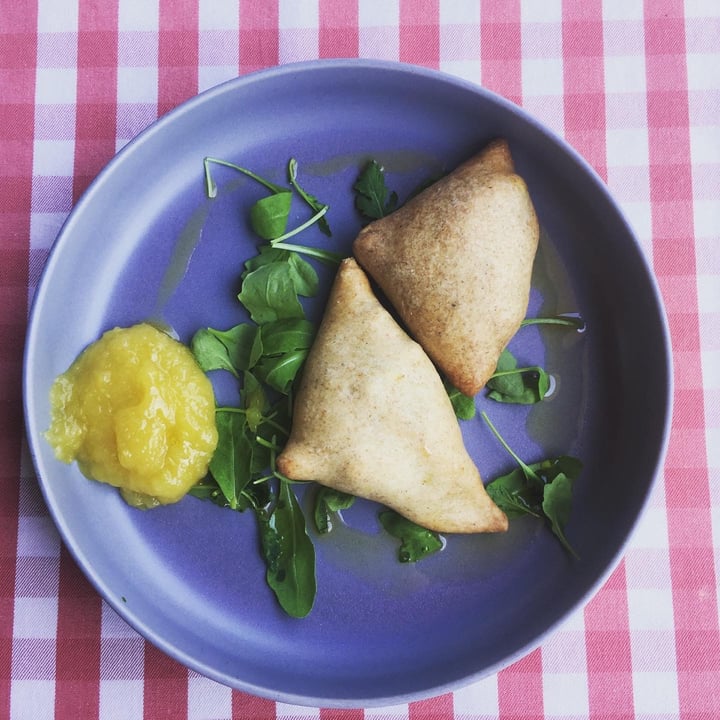 review photo of Naturangolo di Alessandro Mandelli Samosa con chutney di Cipolle, Mango E Zenzero shared by @maddamela on 31 Oct 2021 - review