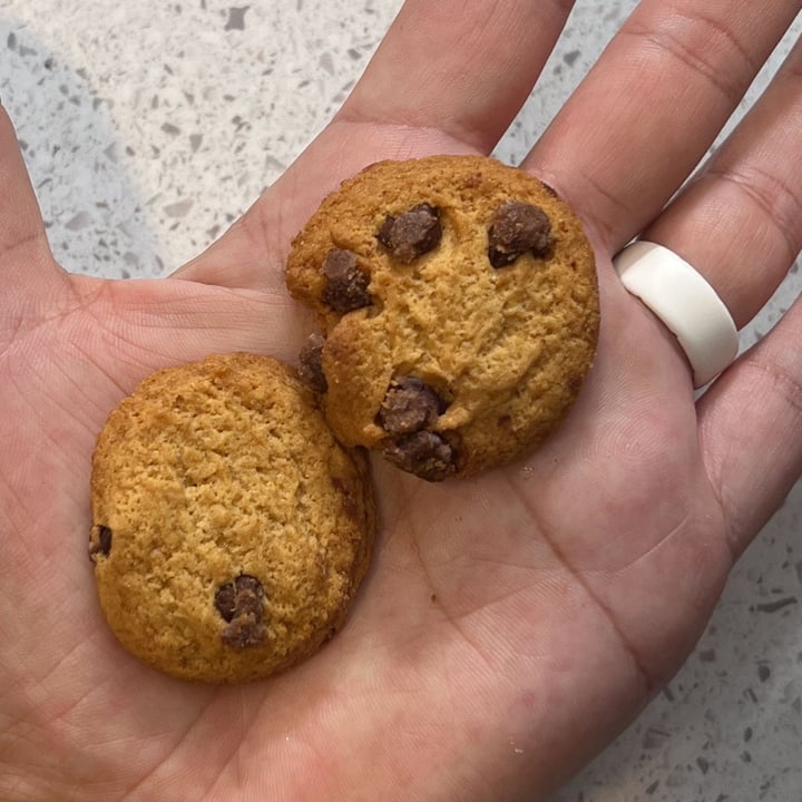 photo of Lenny & Larry’s The Complete Crunchy Cookies Chocolate Chip shared by @victorg116 on  11 Dec 2022 - review