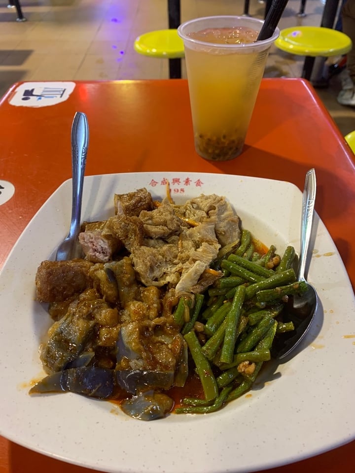 review photo of West Coast Market Place Vegetarian Mixed Rice shared by @yokepoke on 17 Dec 2019 - review