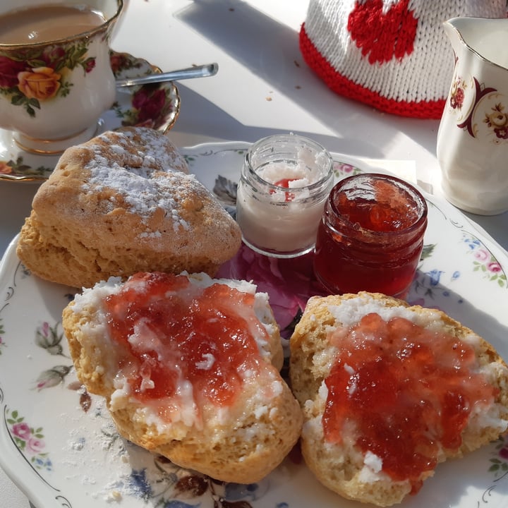 review photo of The Tudor Rose Tearooms & Garden Vegan Cream Tea shared by @claraceballos15 on 24 Sep 2022 - review