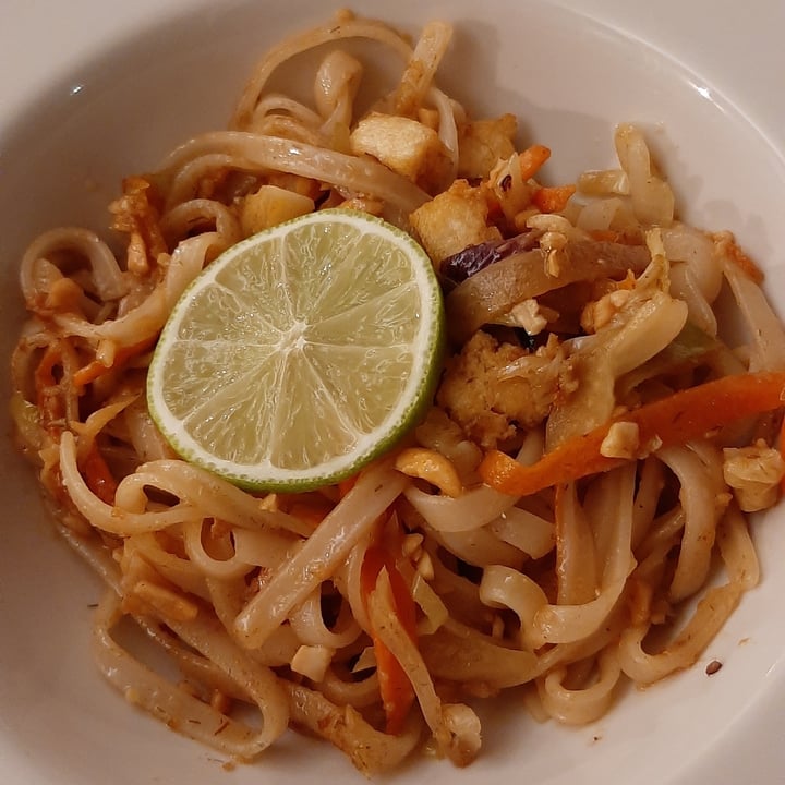photo of Hokra Pad Thai shared by @aleessia on  21 Mar 2022 - review