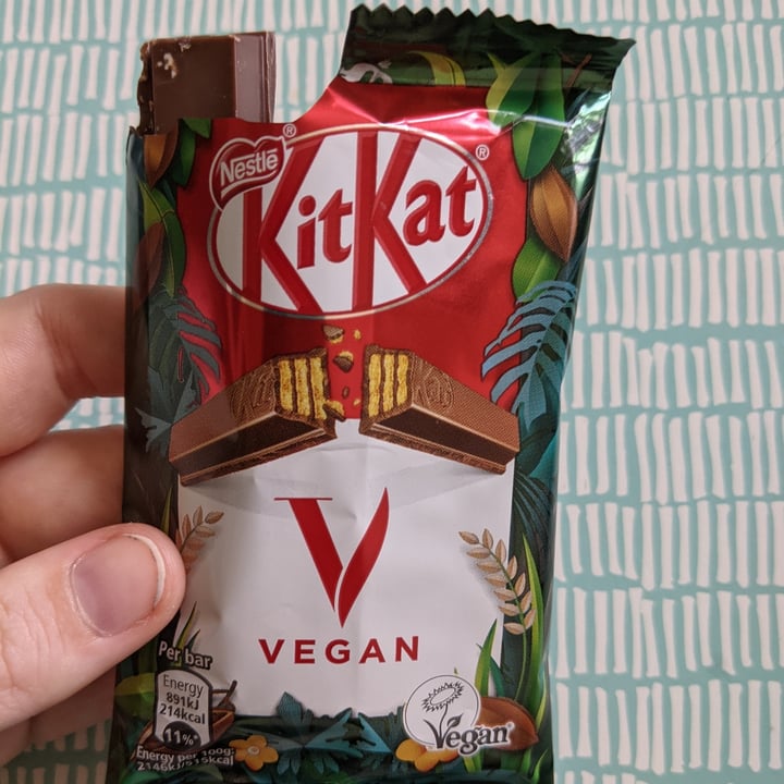 photo of Nestlé Kitkat Vegan shared by @gabbi95 on  18 Jun 2021 - review