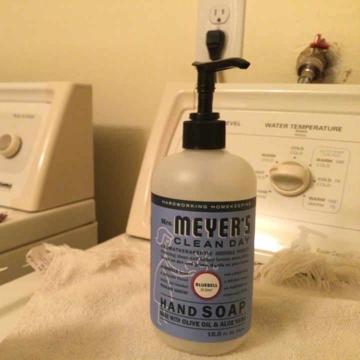 review photo of Mrs. Meyer's Clean Day Mrs. MyersHand Soap Rain Water shared by @mrriley on 31 Dec 2020 - review