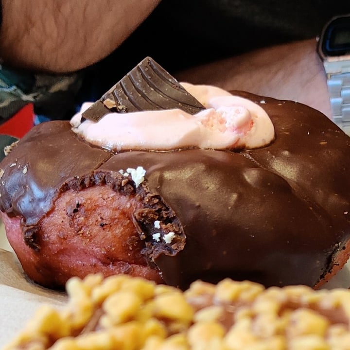 photo of Considerit Crunchie Doughnut shared by @nylalt on  18 Jul 2021 - review