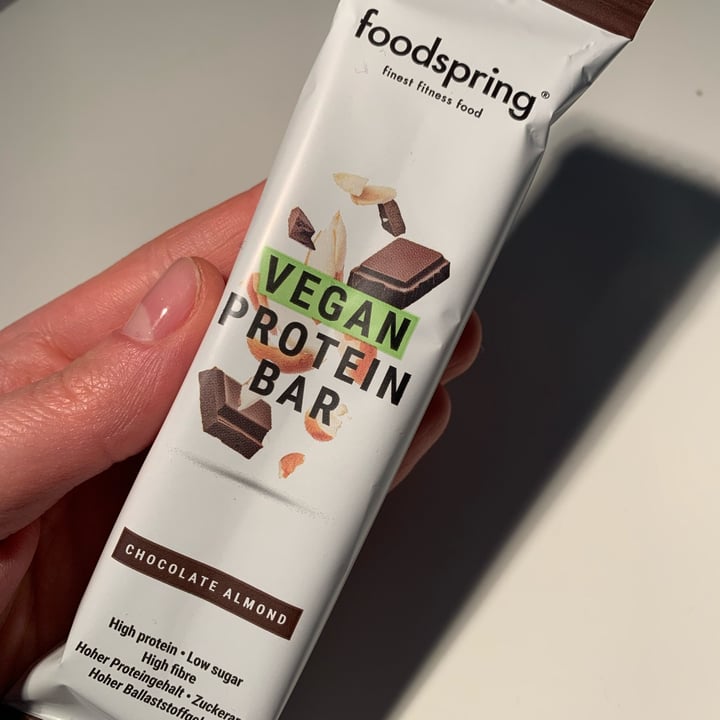 photo of Foodspring Vegan Protein Bar Chocolate Almond shared by @ilariamercury on  25 Apr 2022 - review