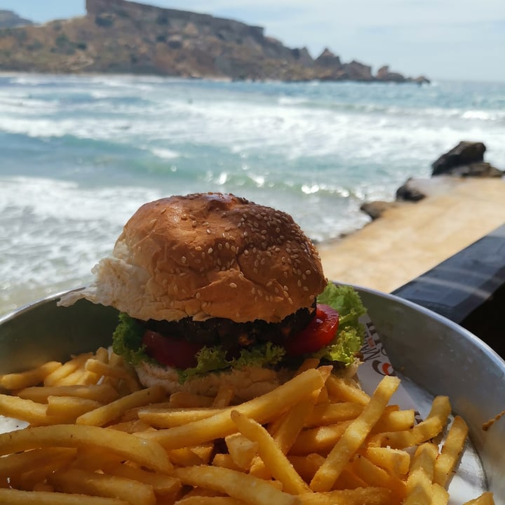 photo of Singita Miracle Beach Vegan Burger shared by @lukasser on  10 Jun 2021 - review