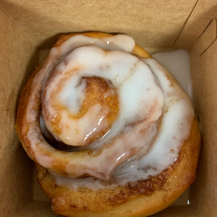 review photo of Calma café Cinnamon bun shared by @flyvefisk on 10 Dec 2021 - review