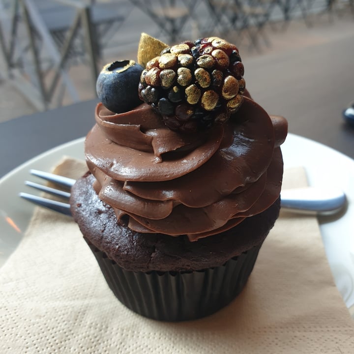 photo of Tauer Bakery Cupcake shared by @giogio99 on  04 Feb 2022 - review