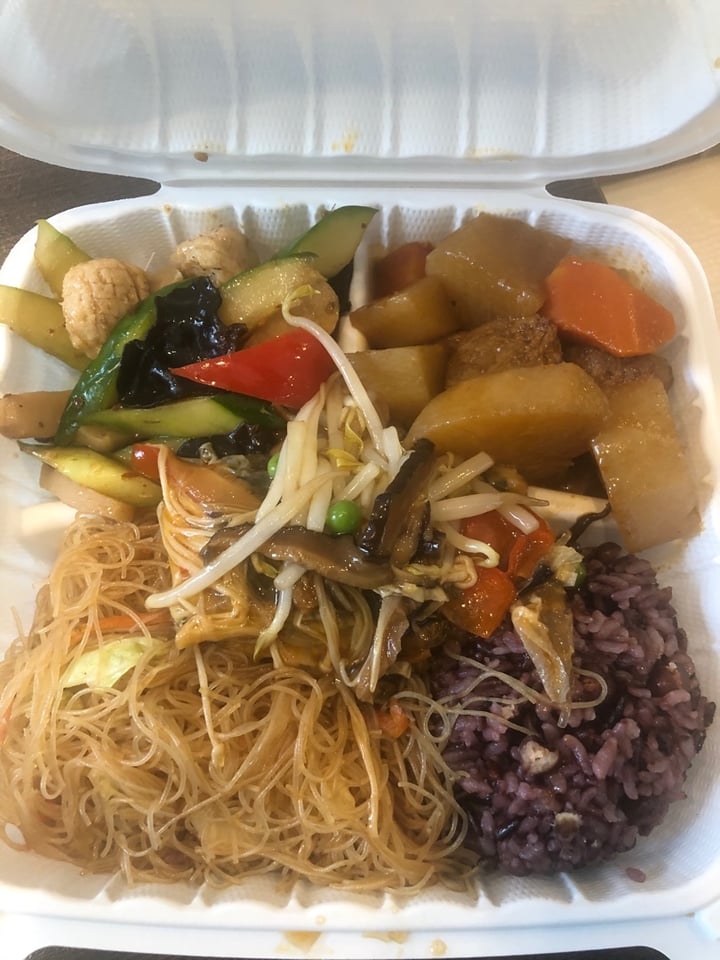 photo of Water Drop Vegetarian House Daily Lunch Selection shared by @jatm on  06 Feb 2020 - review