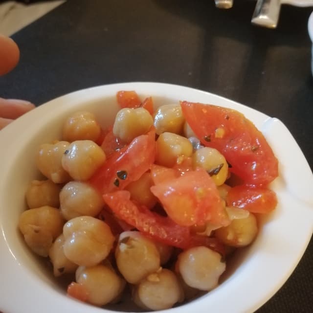 Photo of the dish “insalata di ceci e pomodori”