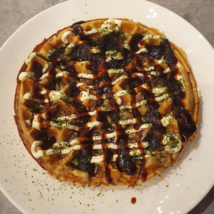 photo of Mong Cha Cha Cafe 梦茶茶 Okonomiyaki Waffles shared by @nadoose on  10 Mar 2022 - review