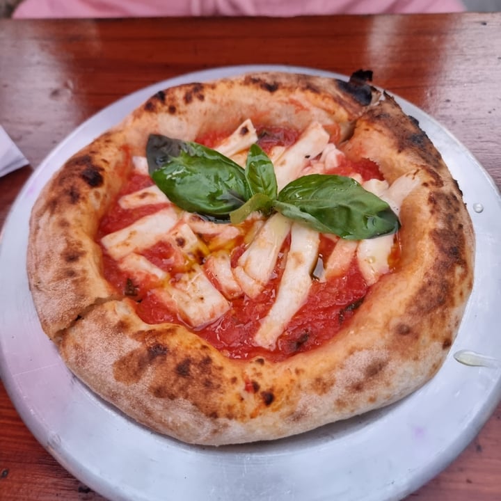 review photo of Lado V Pizza Capresse shared by @julic8 on 10 Dec 2021 - review