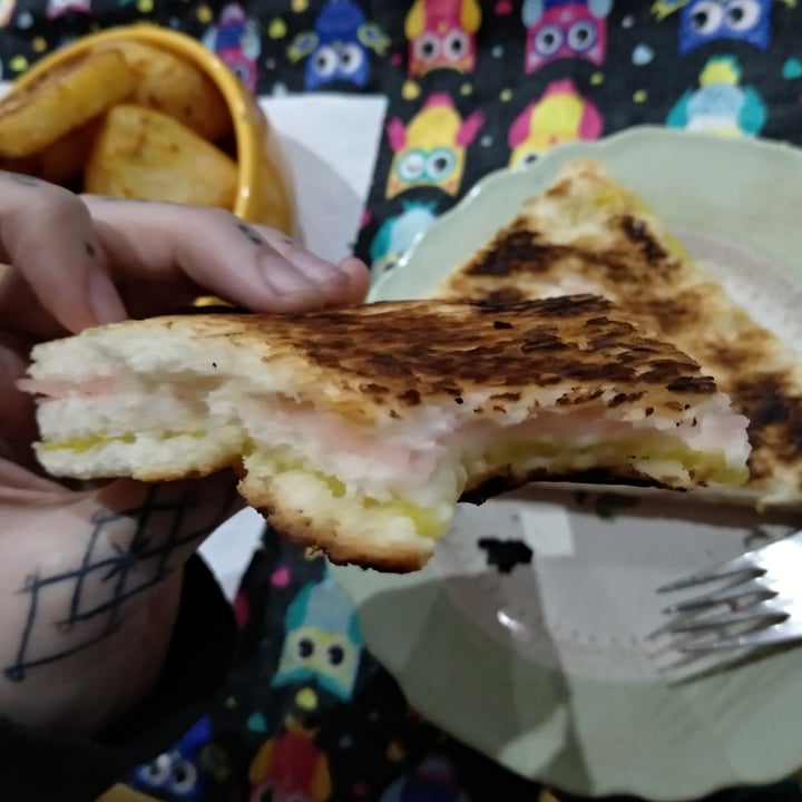 photo of Disidente Pastelería Vegana Sándwich De Miga shared by @natalencio on  10 Nov 2020 - review