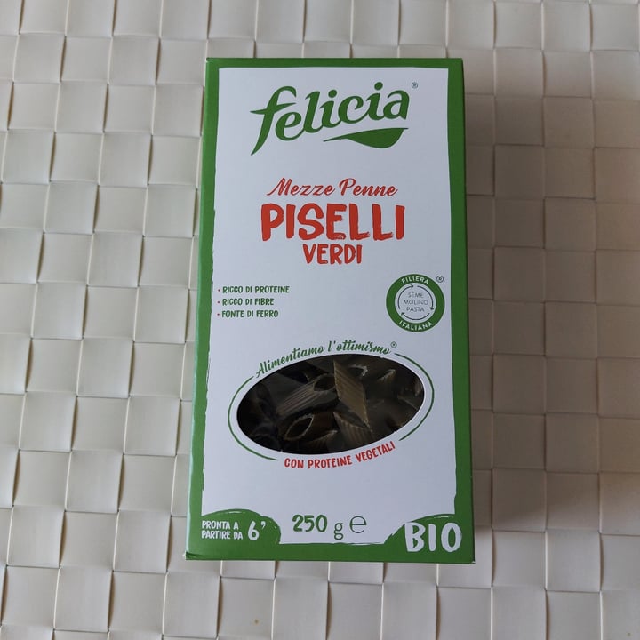 photo of Felicia Mezze penne di Piselli shared by @lauracortinovisveg on  13 Aug 2022 - review