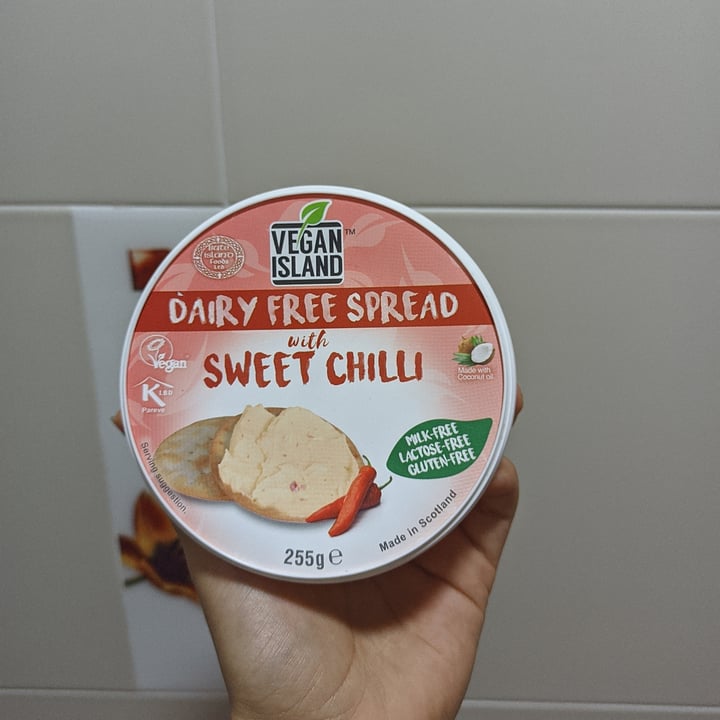 photo of Vegan island Dairy Free Spread sweet chili shared by @stavin on  20 Feb 2022 - review